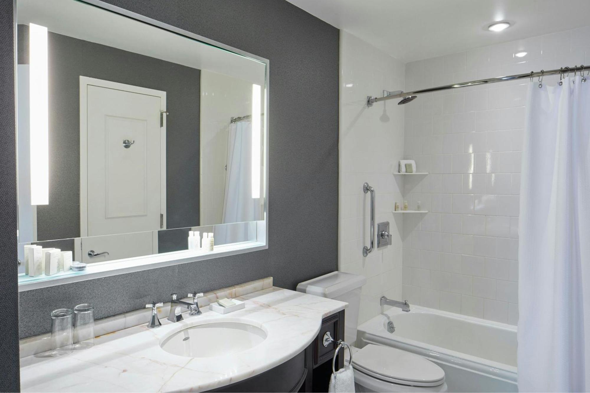 Renaissance Providence Downtown Hotel Bagian luar foto